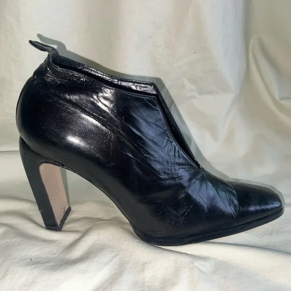 Bakers Size 9B Bootie Leather Block Heel - Heel 4” Slip On Black #But7 - Picture 1 of 6